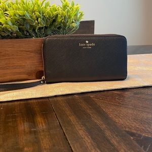 Kate Spade wallet/wristlet